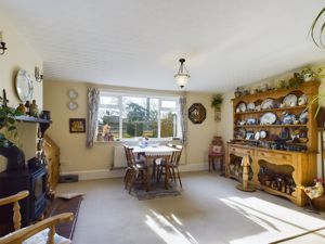 Dining Room- click for photo gallery